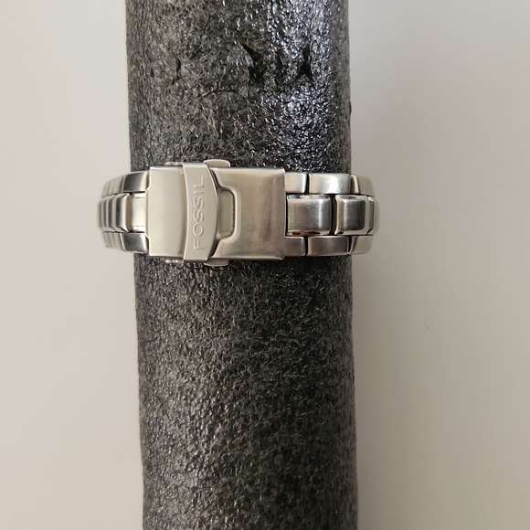 Water resistant authentic fossil watch - Picture 2 of 5